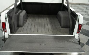 Unknown-Bronco-1970-White-Black-5