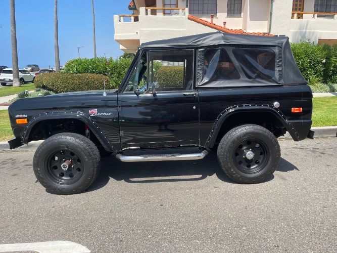 Unknown-Bronco-1971-Black-2