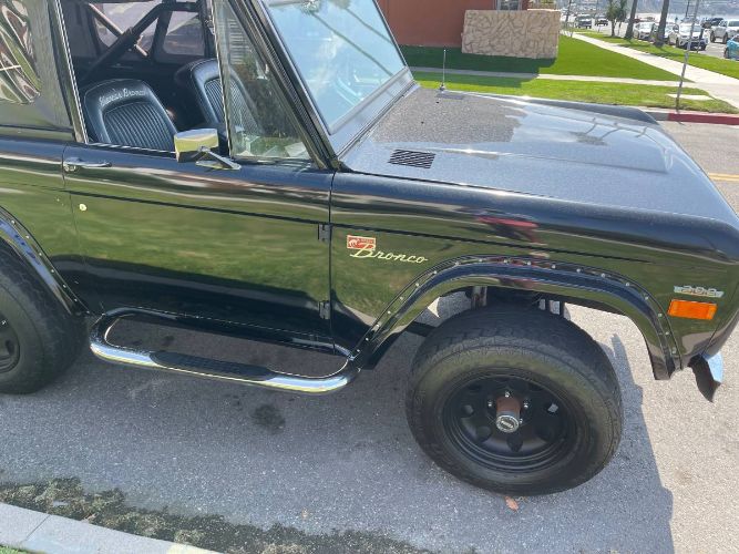Unknown-Bronco-1971-Black-5