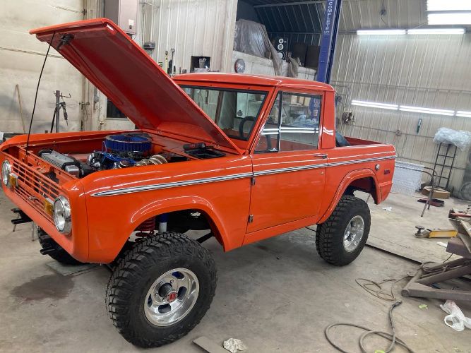 Unknown-Bronco-1971-Orange-10