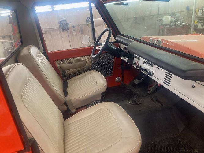 Unknown-Bronco-1971-Orange-5