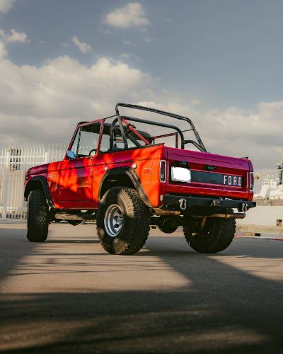 Unknown-Bronco-1972-Fire-Engine-Red-Black-Vinyl-2