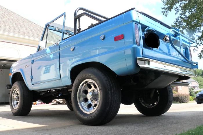 Unknown-Bronco-1973-Brittney-Blue-4