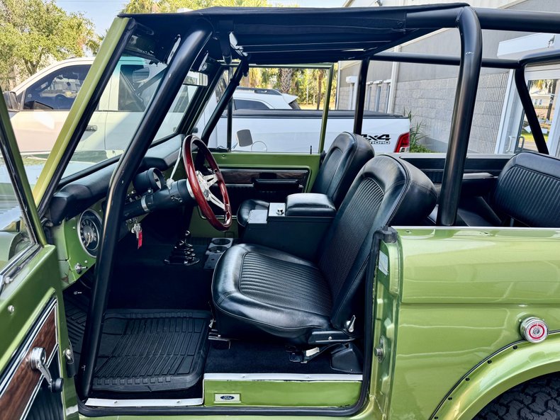 Unknown-Bronco-1973-Limestone-Green-Meta-Black-2