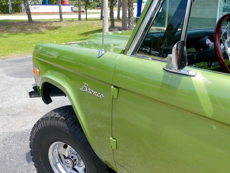 Unknown-Bronco-1973-Limestone-Green-Meta-Black-38