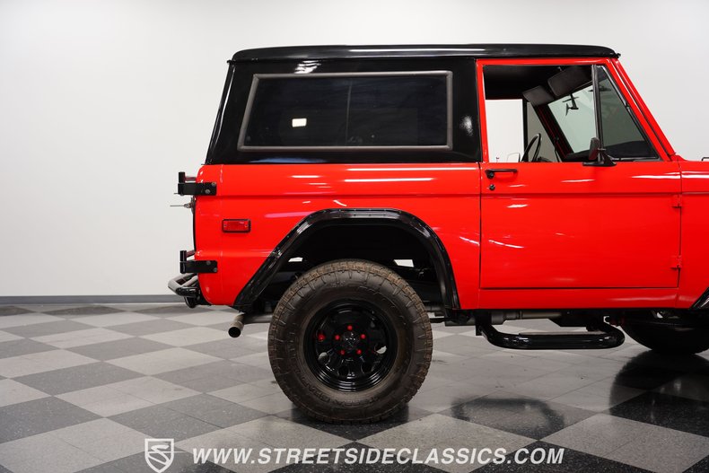 Unknown-Bronco-1973-Viper-Red-Black-32