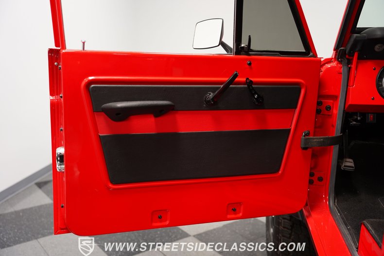 Unknown-Bronco-1973-Viper-Red-Black-41
