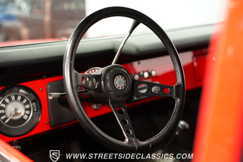 Unknown-Bronco-1973-Viper-Red-Black-42