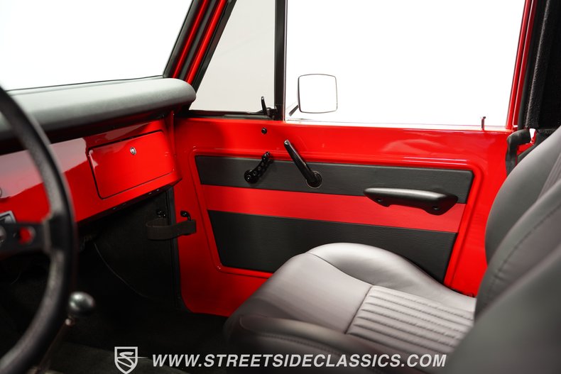 Unknown-Bronco-1973-Viper-Red-Black-48
