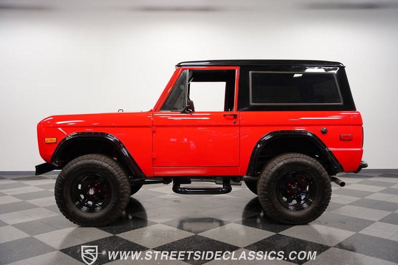Unknown-Bronco-1973-Viper-Red-Black