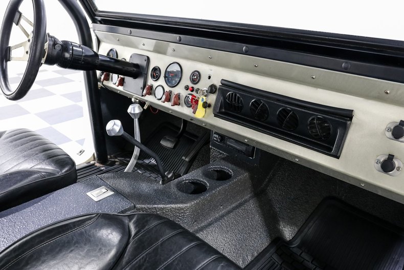 Unknown-Bronco-1973-White-Black-13