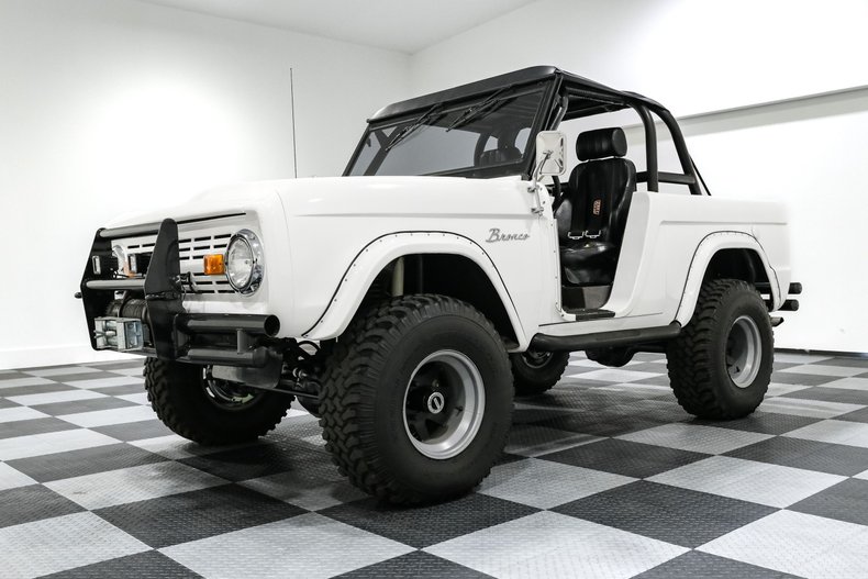 Unknown-Bronco-1973-White-Black-2