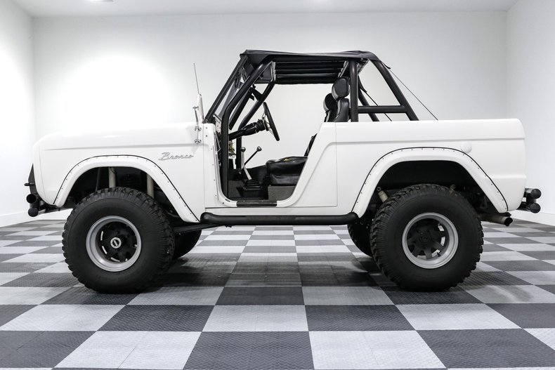 Unknown-Bronco-1973-White-Black-3