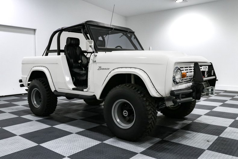 Unknown-Bronco-1973-White-Black