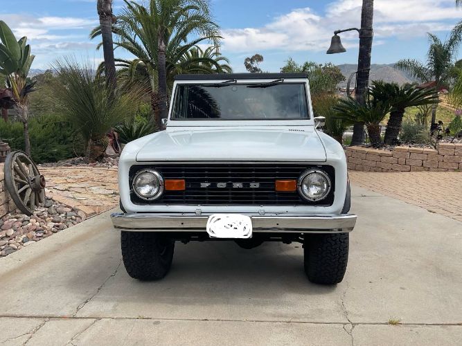 Unknown-Bronco-1974-White-1