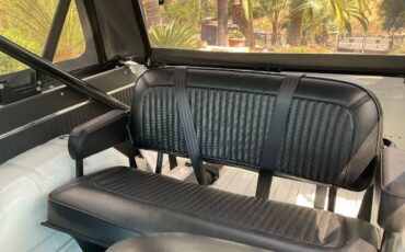 Unknown-Bronco-1974-White-12