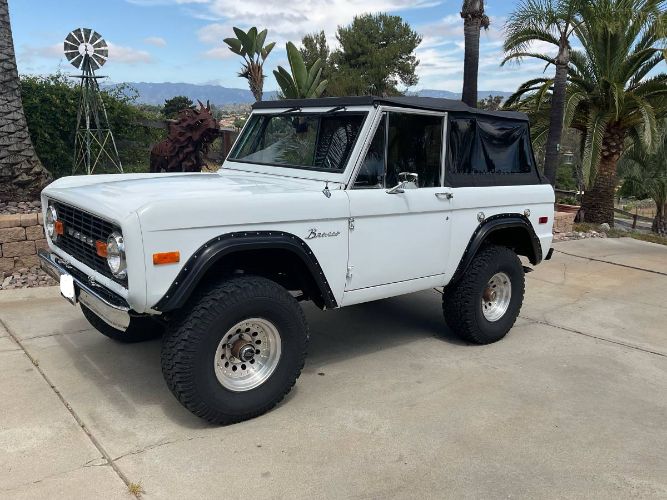Unknown-Bronco-1974-White-13