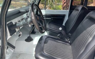 Unknown-Bronco-1974-White-15