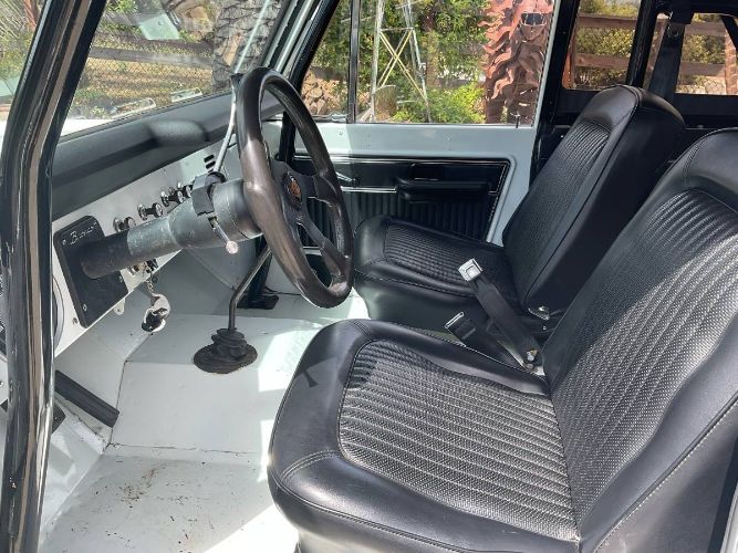 Unknown-Bronco-1974-White-15