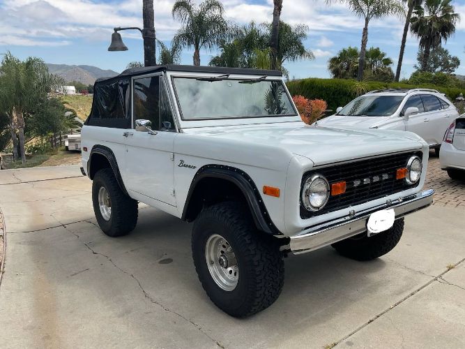 Unknown-Bronco-1974-White-2