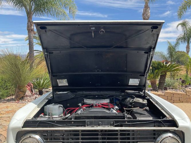 Unknown-Bronco-1974-White-5