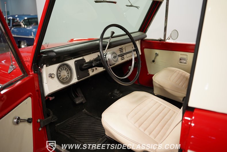 Unknown-Bronco-1975-Red-White-2