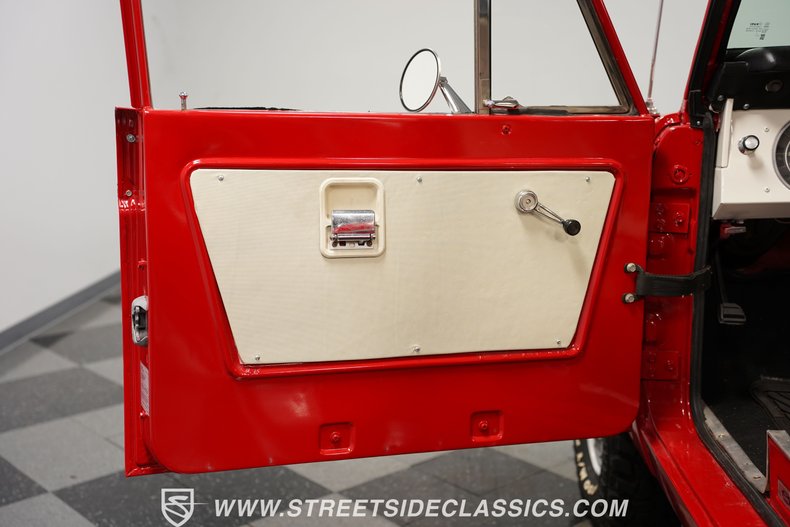 Unknown-Bronco-1975-Red-White-34