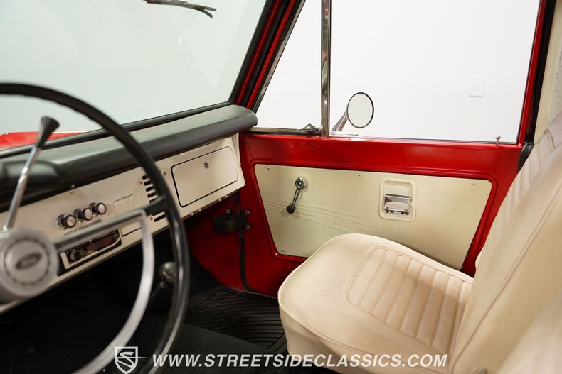 Unknown-Bronco-1975-Red-White-39