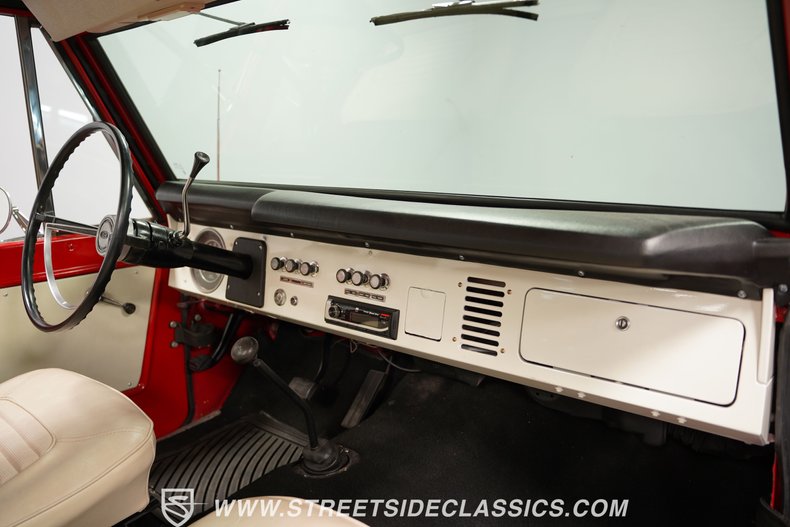 Unknown-Bronco-1975-Red-White-42