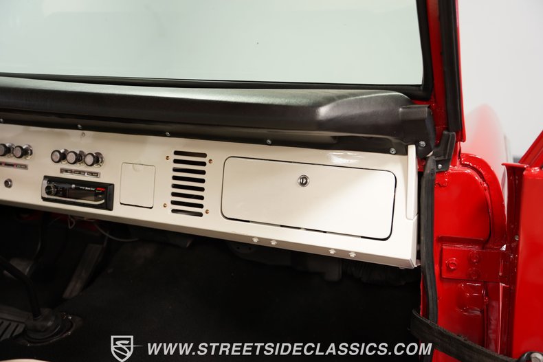 Unknown-Bronco-1975-Red-White-44