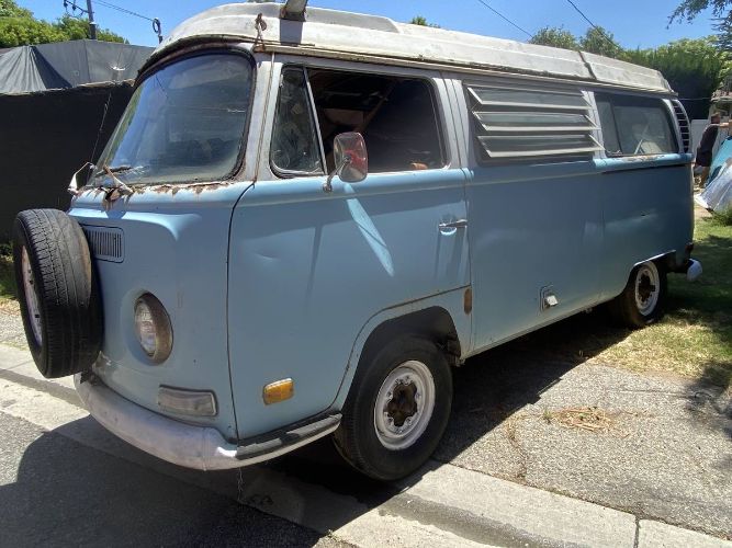Unknown-Bus-1970-Blue-14