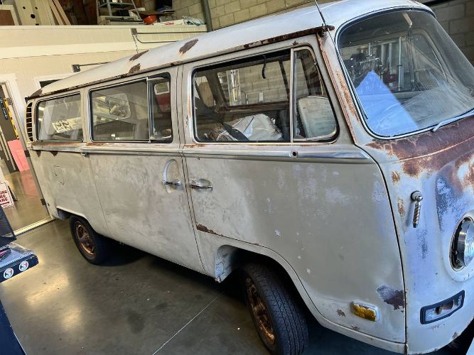 Unknown-Bus-1970-Brown-9