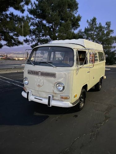 Unknown-Bus-1970-White-1