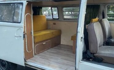 Unknown-Bus-1970-White-10