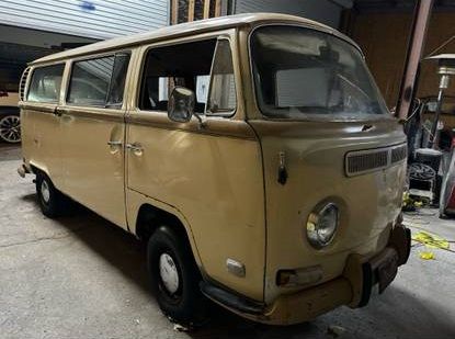 Unknown-Bus-1971-3