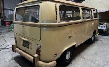 Unknown-Bus-1971-4