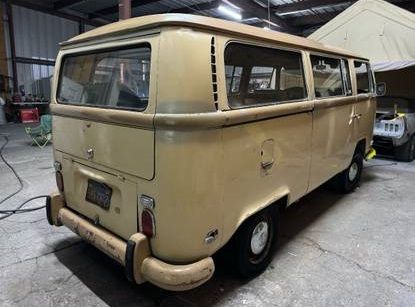 Unknown-Bus-1971-4