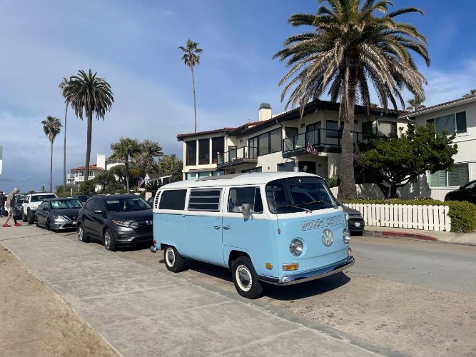 Unknown-Bus-1971-Blue-13