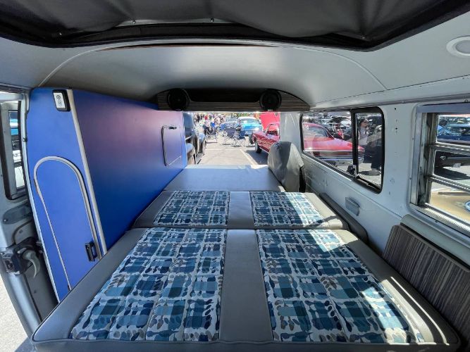 Unknown-Bus-1971-Blue-6