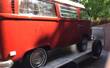 Unknown-Bus-1971-Red-16