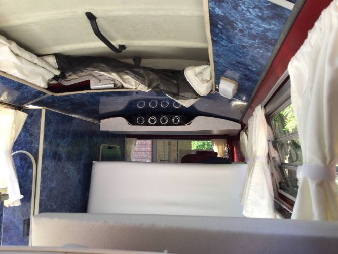 Unknown-Bus-1971-Red-17