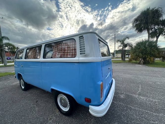 Unknown-Bus-1973-Blue-11
