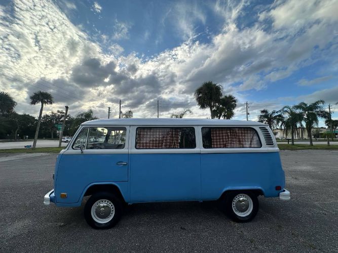 Unknown-Bus-1973-Blue-13