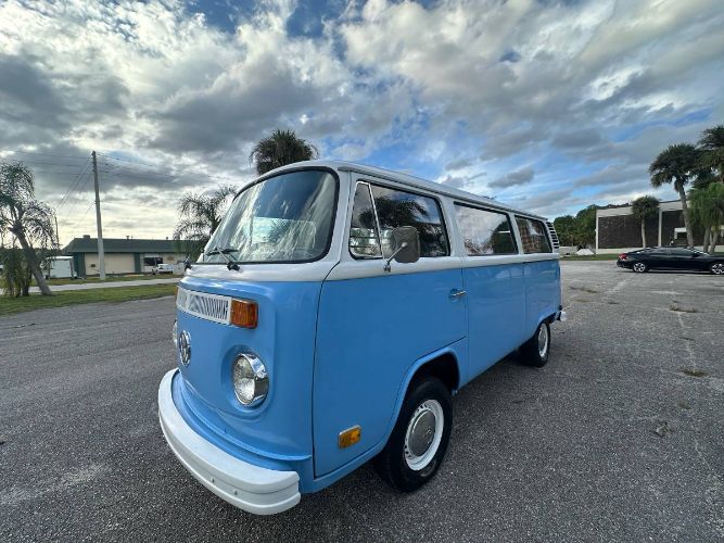 Unknown-Bus-1973-Blue-16