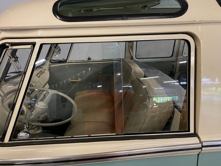 Unknown-Bus-1973-Light-Green-Eggs-Light-Tan-33