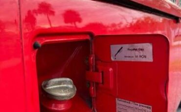 Unknown-Bus-1973-Red-Black-1