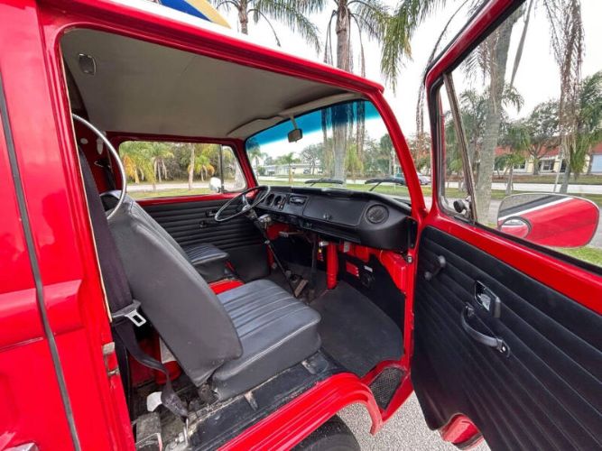 Unknown-Bus-1973-Red-Black-4