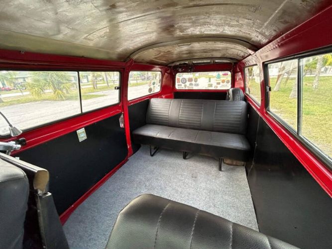 Unknown-Bus-1973-Red-Black-5