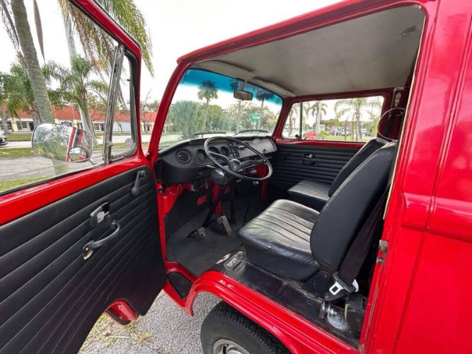 Unknown-Bus-1973-Red-Black-6