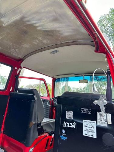 Unknown-Bus-1973-Red-Black